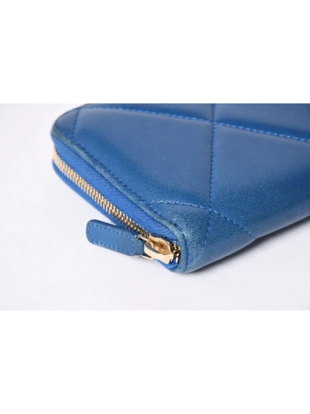 Chanel CC Logo Round Wallet Quilted Blue Leather Gold